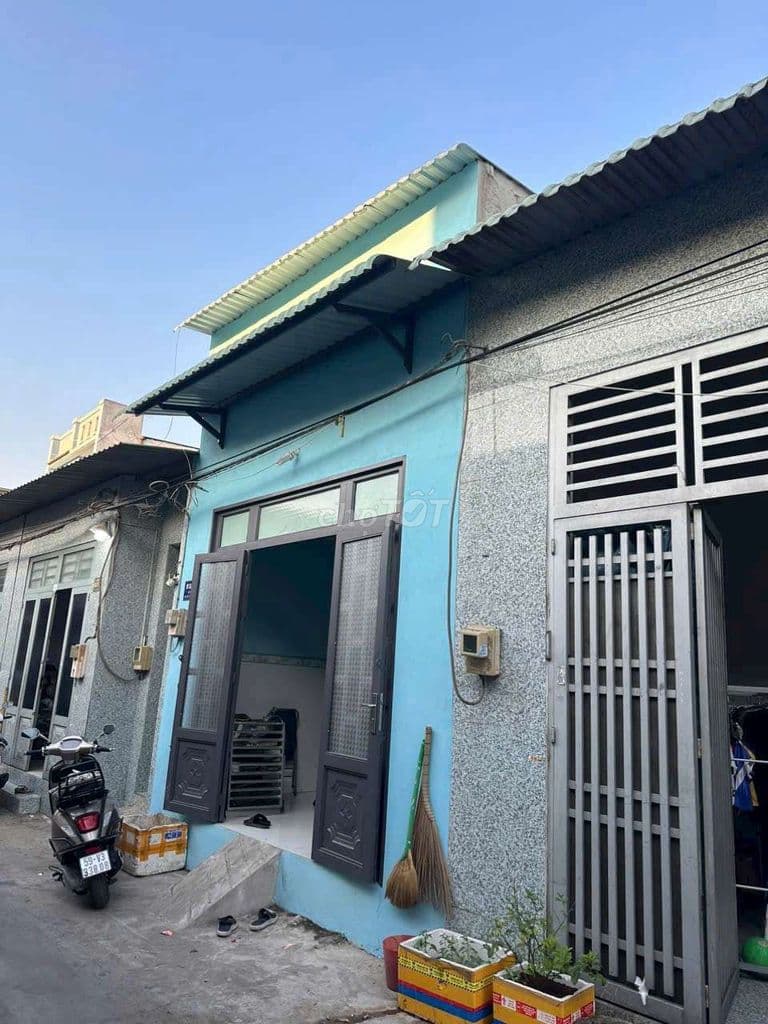 Bán nhà 1/ ngắn cây cám hẻm thông 4m DT:4m * 16m 1T + lửng 2pn 2w