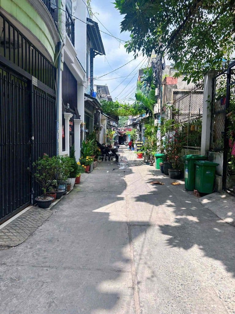 nhà nát tiện xây mới khu Gò Xoài, Dt: 7,8x8