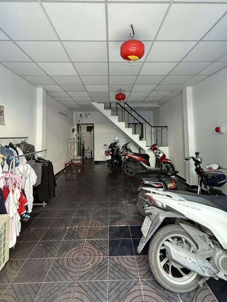 65m2 xây 5 tầng, Ngay Ngã Tư Âu Cơ - Lạc Long Quân, nguồn thu 35tr/th - Ảnh 2