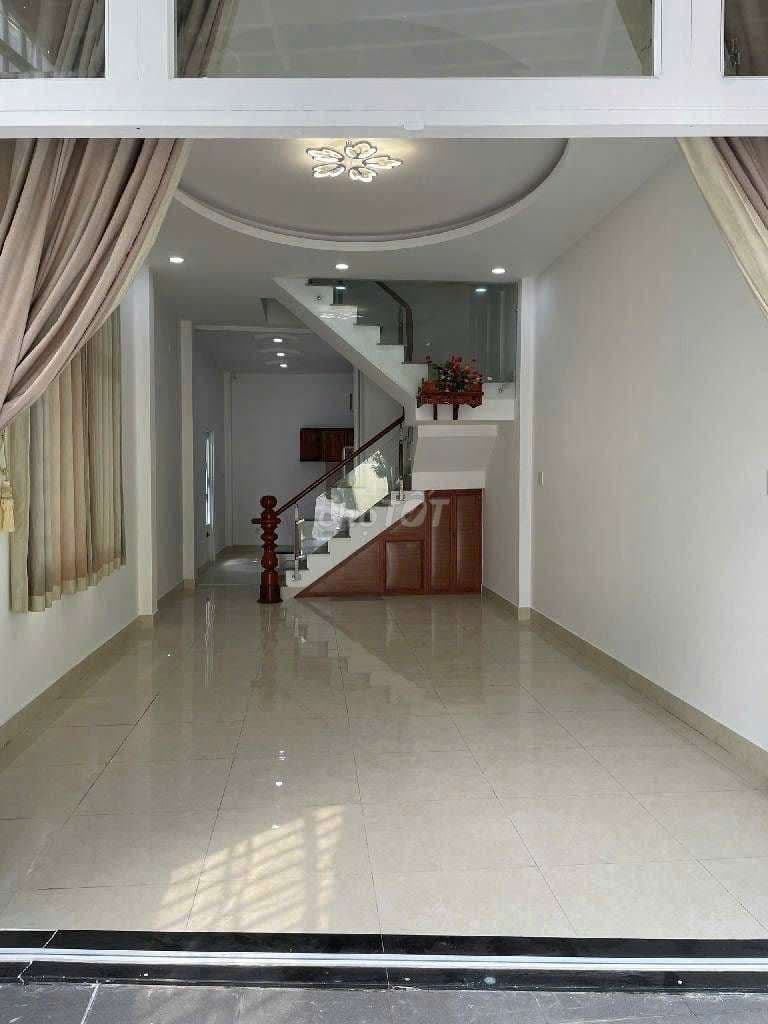 GIẢM GẦN 1TY NHÀ 2 TẦNG LÔ GÓC HẺM7M XE TẢI THÔNG SÁT LÊ VĂN VIỆT-6ty1