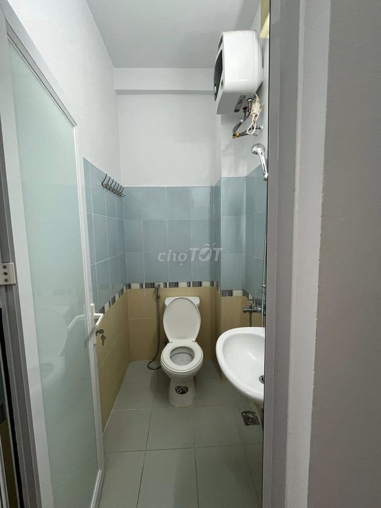 Cực hiếm nhà Trung Phụng - Đống Đa 26m2 6 tầng, trước nhà có sân để xe
