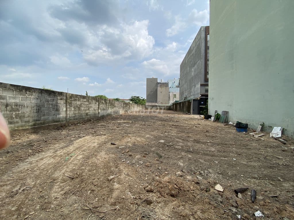 ĐẤT ĐẸP HIẾM 395,3m2 GIÁ TỐT, LONG THẠNH MỸ-Q9, cách HOÀNG HỮU NAM 90m