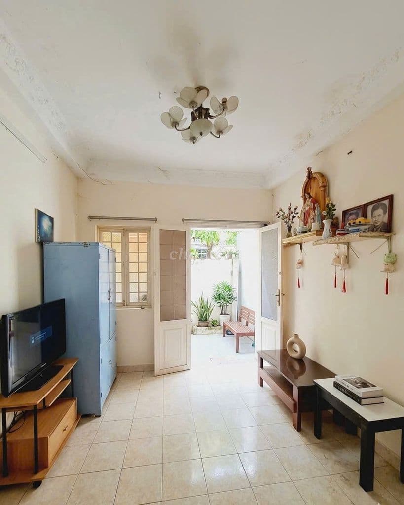 nhà 3 tầng 40m2 gần chợ gò vấp