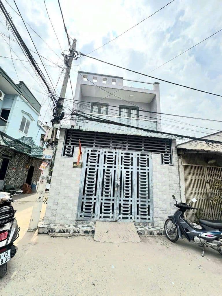Bán nhà góc 2 MT đường 8m thông DT:4,6*13m lầu suốt 3pn 2w