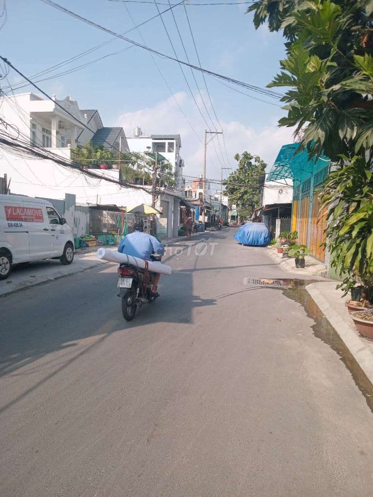 Nhà Mặt Tiền Đường Lớn DT : 5.7m x 12m Đúc Thật 1 Lầu - Ảnh 2