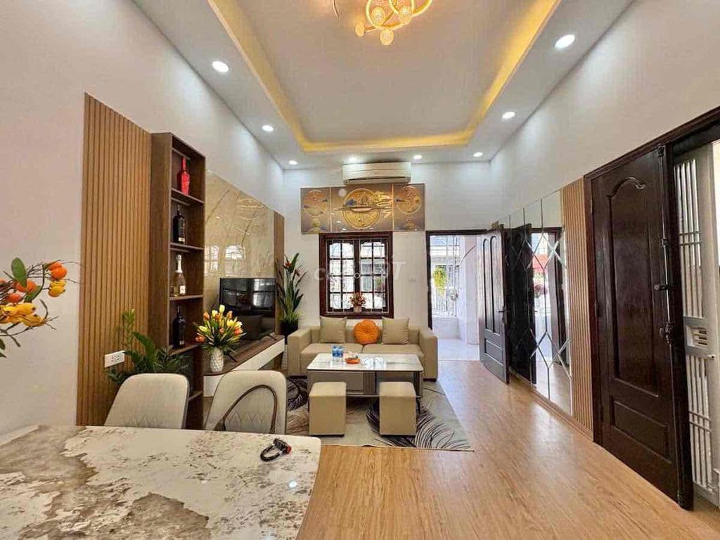 Căn hộ sổ đỏ 100 m2 tập thể mặt phố Phạm ngọc Thạch cực đẹp 3 ngủ 2 vs