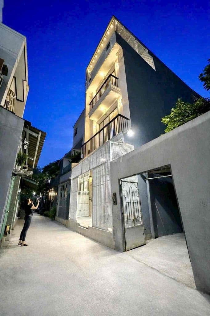 NHÀ PHỐ HIỆN ĐẠI ĐỦ NỘI THẤT KHU DÂN CƯ HIỆN HỮU HẺM 88 NGUYỄN VĂN QUỲ - Ảnh 2