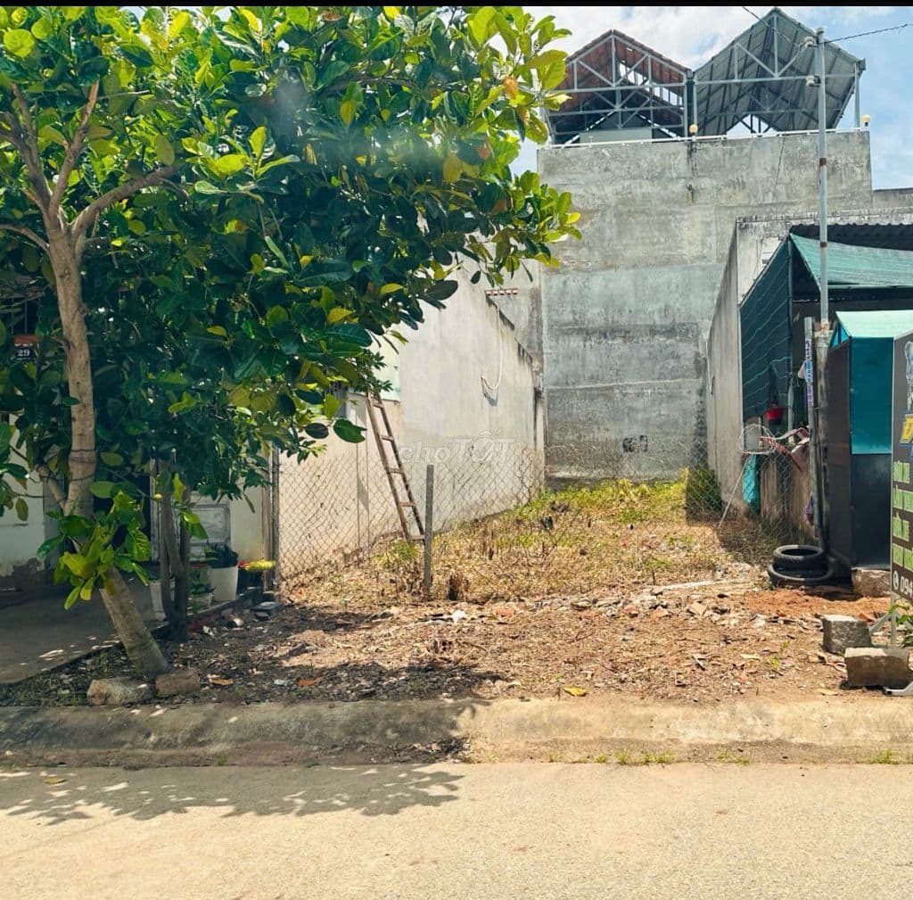 Đất ngộp Đ Võ Văn Điều xã Thái Mỹ DT 190m2 , 1 tỷ 350tr , SHR -Thổ cư.