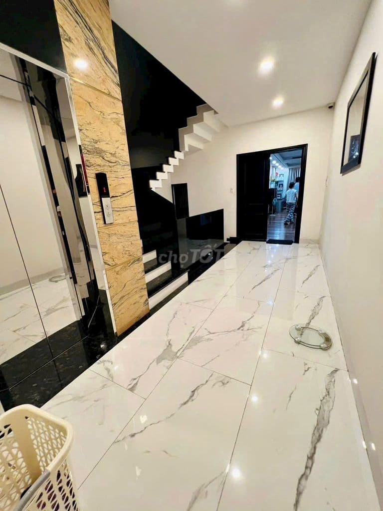 Nhà đẹp có thang máy Vườn Lài- Lũy Bán Bích 4,2x20m, 3 lầu, 8 Tỷ TL