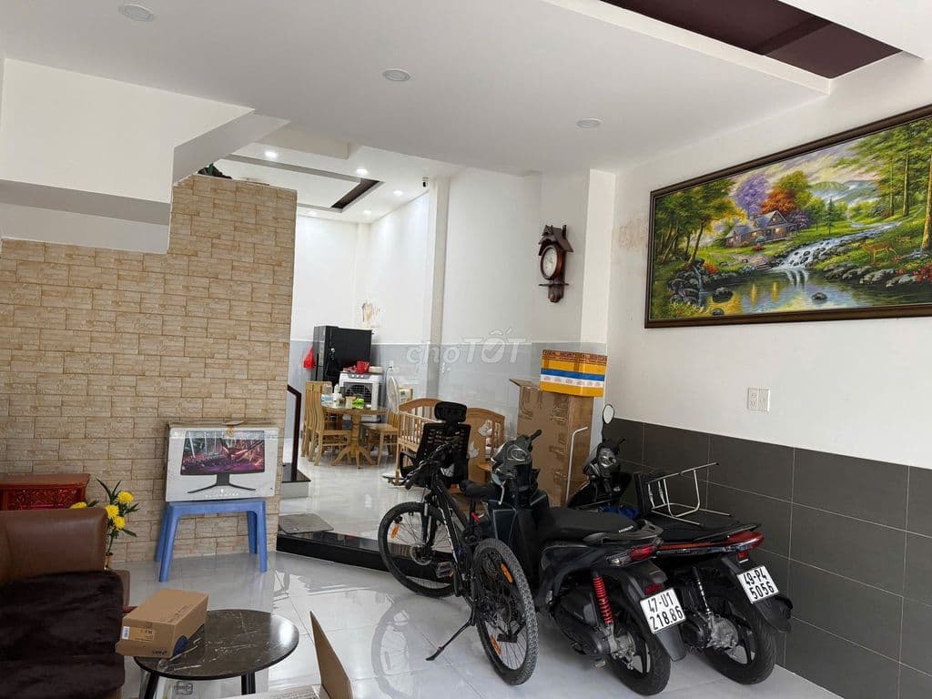BÁN NHÀ DUONG QUẢNG HÀM DT 4,4 X 13 HEM 8M - Ảnh 2