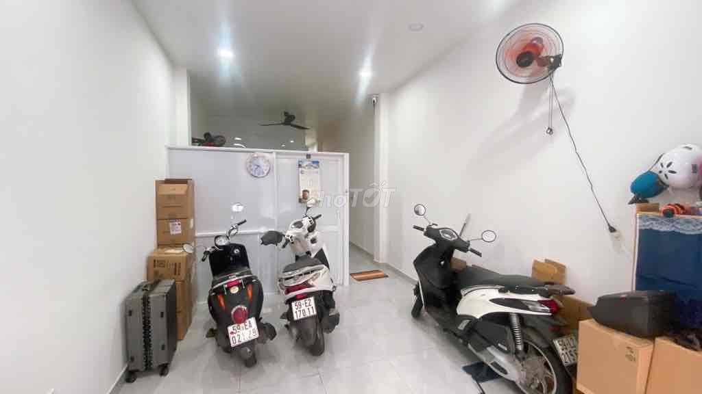 Vị trí đẹp - Hẻm 4m - Lê Văn Sỹ- DT (3.5x17m) - 3PN- Cạnh HXH