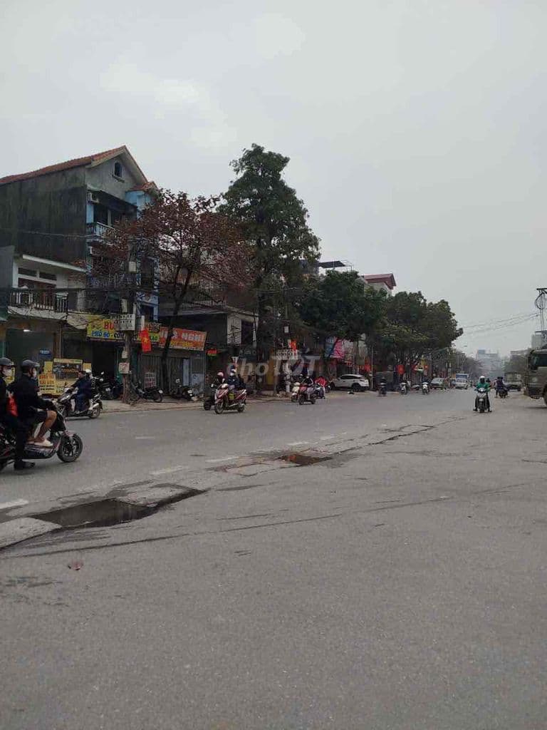 Bán đất Phố Xốm-15m ô tô-Mt rộng-chỉ hơn 6 tỷ