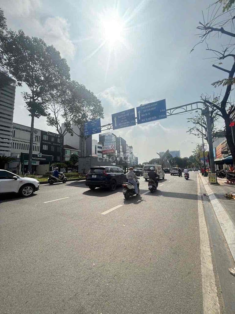 giảm 1 tỷ Bán gấp nhà mặt tiền Hoàng Văn Thụ, Phú Nhuận. DTCN: 48,4m2