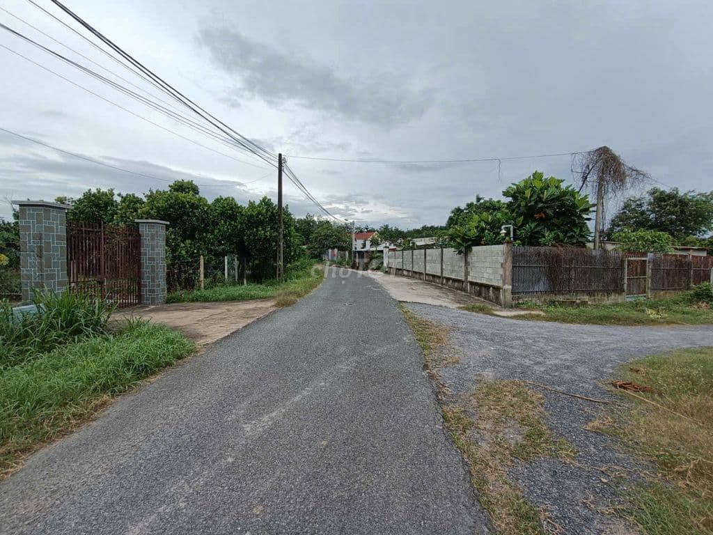 Ngộp giảm giá sốc, mt đường 762, dt 158m, full thổ cư, xã An Nhơn Tây