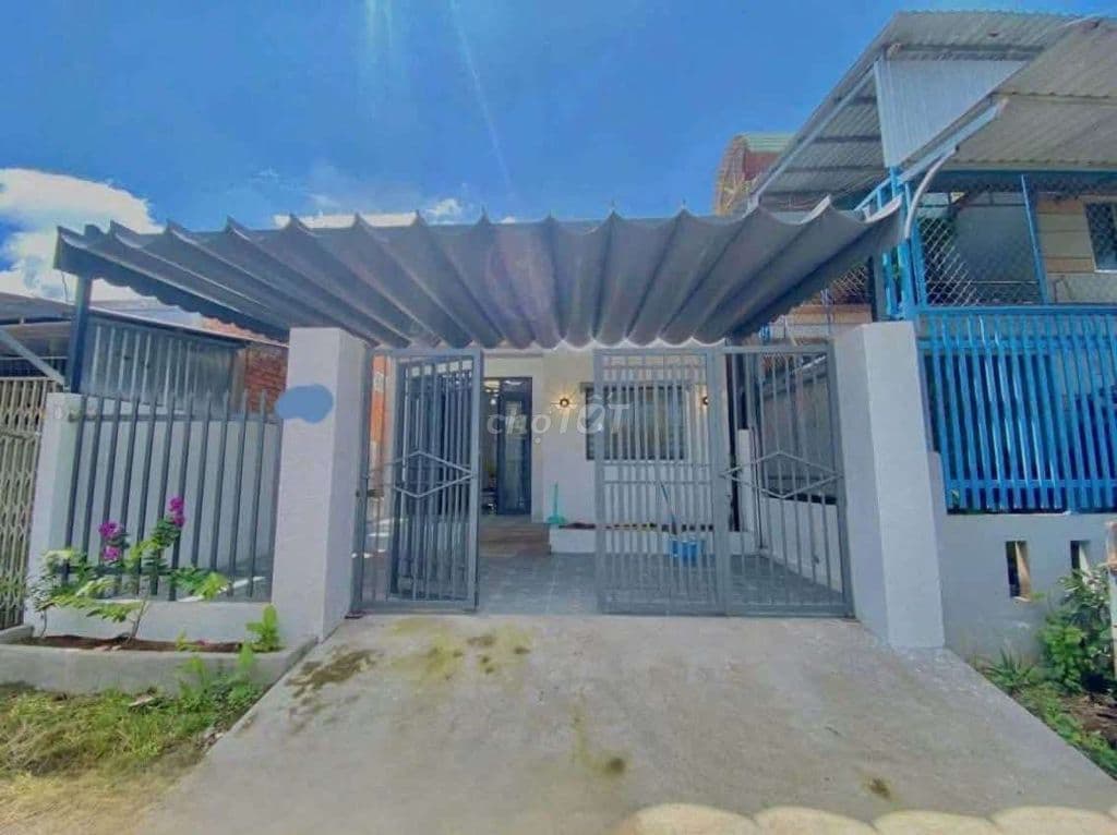 Cần tiền bán gấp căn nhà cấp 4 rộng 150m2 - Ảnh 2