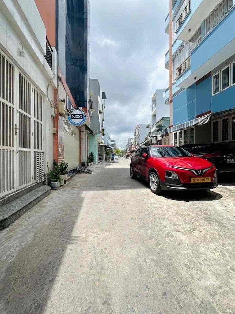 Hàng có 1 Không 2 , nhà mặt tiền giá trong hẻm , ít lộ giới !!! - Ảnh 2