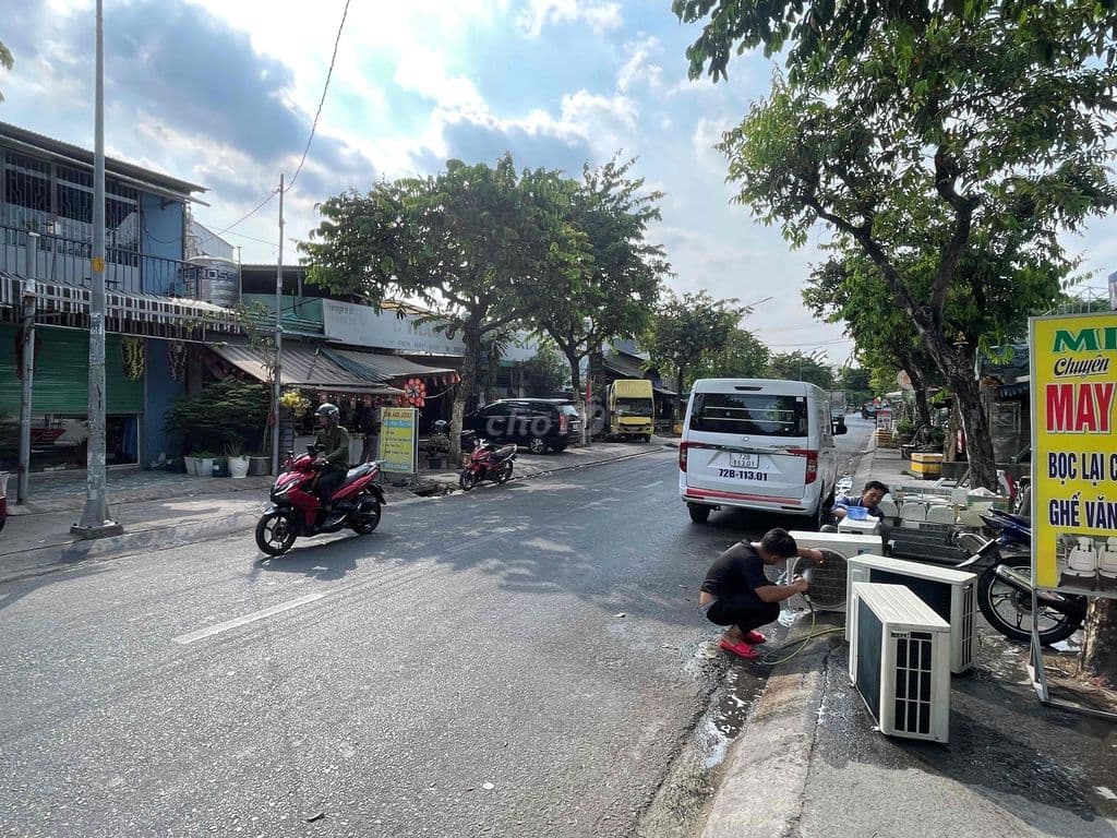 🔥 BÁN GẤP NHÀ MẶT TIỀN SONG HÀNH - QUẬN 12 - GIÁ CỰC RẺ! SỔ CHUNG 4 CĂ - Ảnh 2