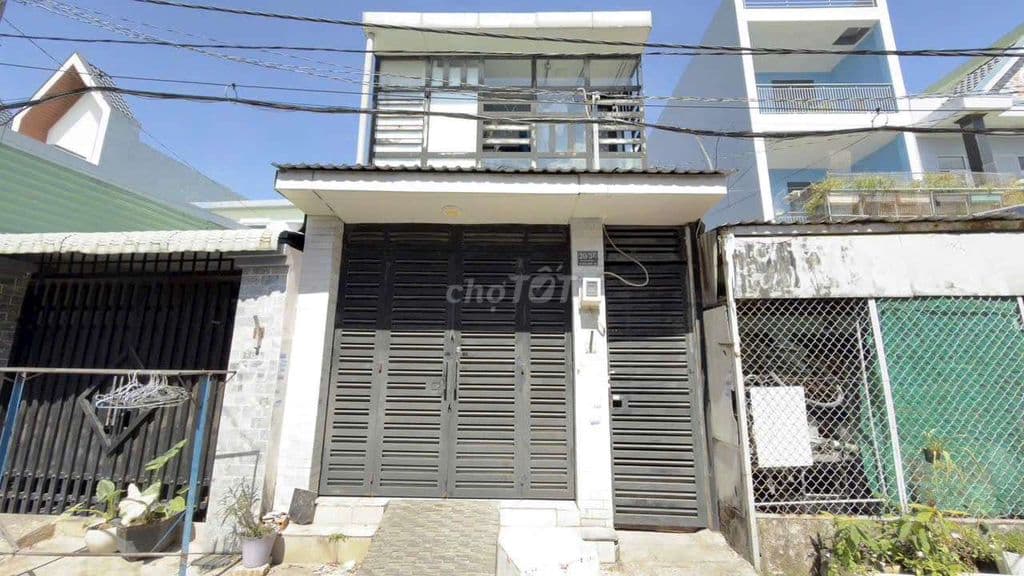 Nhà 4x24m, 1 trệt 1 lầu + 3phòng trọ gần Chợ - nhà thờ Trung Chánh