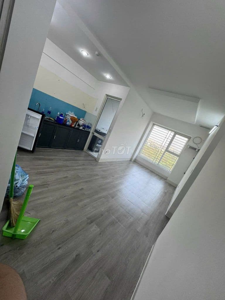 Bán gấp cc 52 m2, 2 PN, lô gia, cc Hai thành, Bình trị đông
