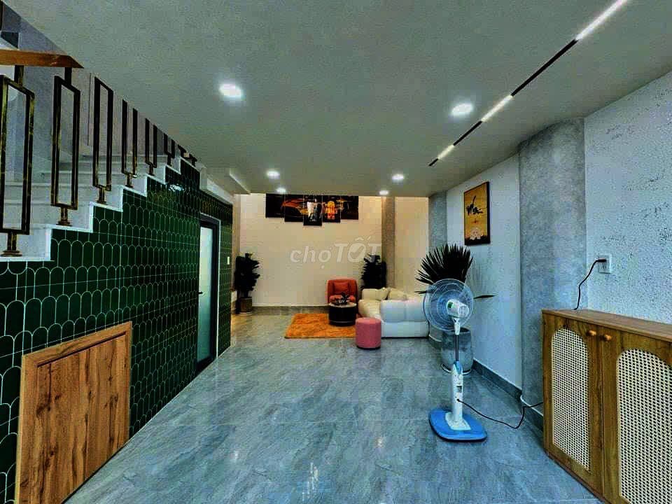 Nhà khu Sân bay dễ cho thuê. Với 38m Lam Sơn, xây 4 tầng. Sổ sẵn - Ảnh 2
