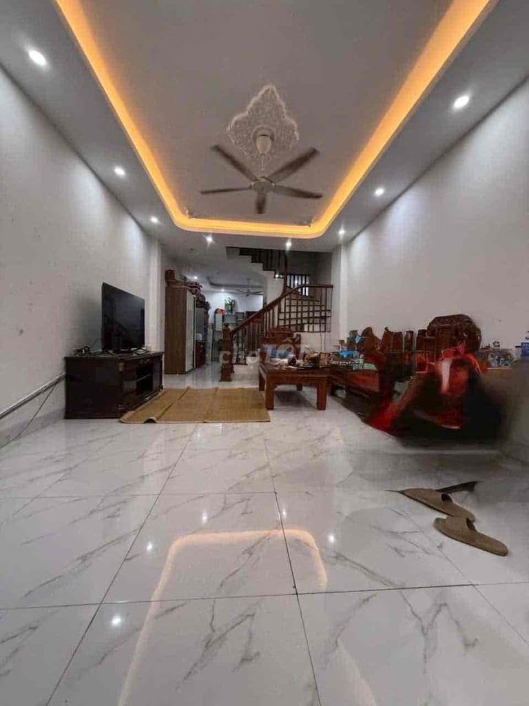 Hơn 2 tỷ chút có nhà đẹp Định Công Hạ-Oto sát nhà-Có sân trước-52M*2T - Ảnh 2