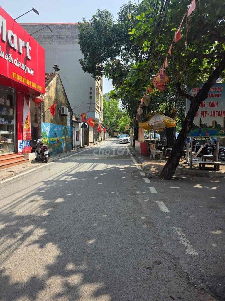 ĐẤT 52m2 , 2 mặt tiền Lai xá , sát QL32 , GẦN GA METRO NHỔN , OTO đỗ