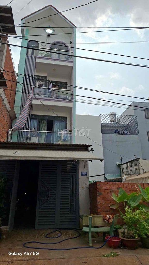 bán nhà 413/74c Lê Văn quới ngang 4,5x25 ..2 mặt tiền trước sau dg 12m