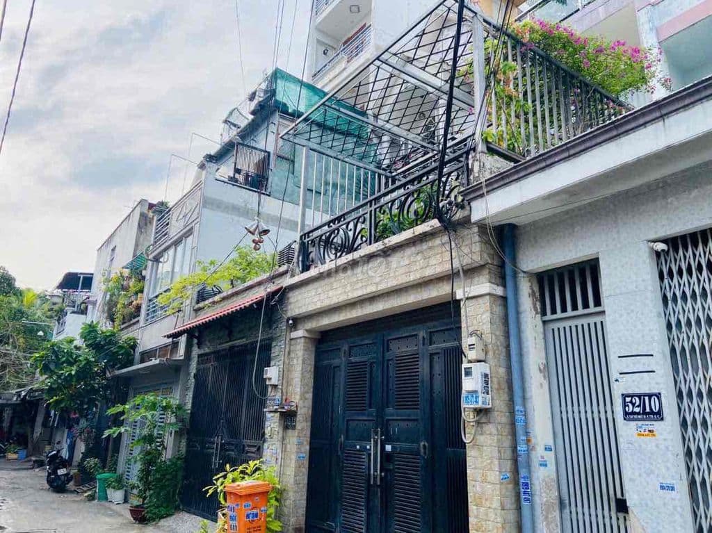 NHÀ 3 tầng. 80m2(4x20). hẻm OTO tại TÂN THỚI NHẤT. QUẬN 12