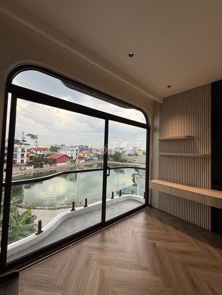 Nhà View Hồ Đầm Tranh, Bát Khối Long Biên, 7 tầng, 4PN Master, Gara 2 - Ảnh 2