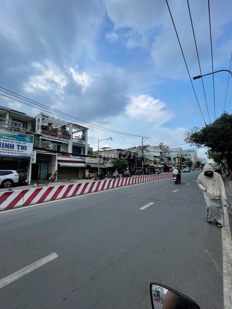 Bán gấp ,nhà nát ,DT 108 m2 ,Huỳnh Tấn Phát ,Tân Thuận Tây ,Quận 7 - Ảnh 2