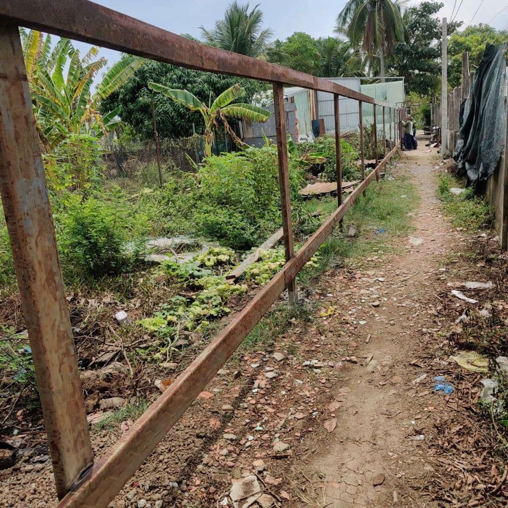 đất kèm.nhà tiền chế bình chánh - Ảnh 2