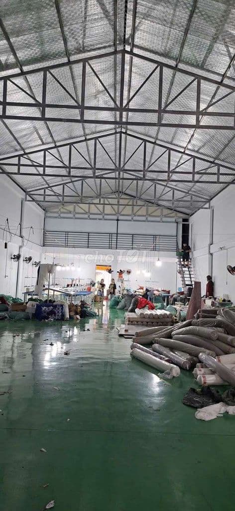 Xưởng 600m cho thuê 38tr Thới tam thôn hóc môn