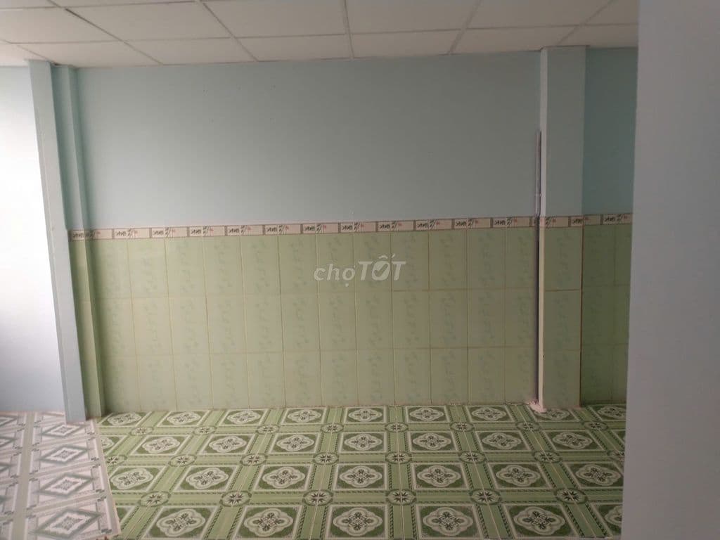 Cần bán 1 căn nhà nhỏ mặt tiền đường nhánh Tân Thuận 2.Quận 7