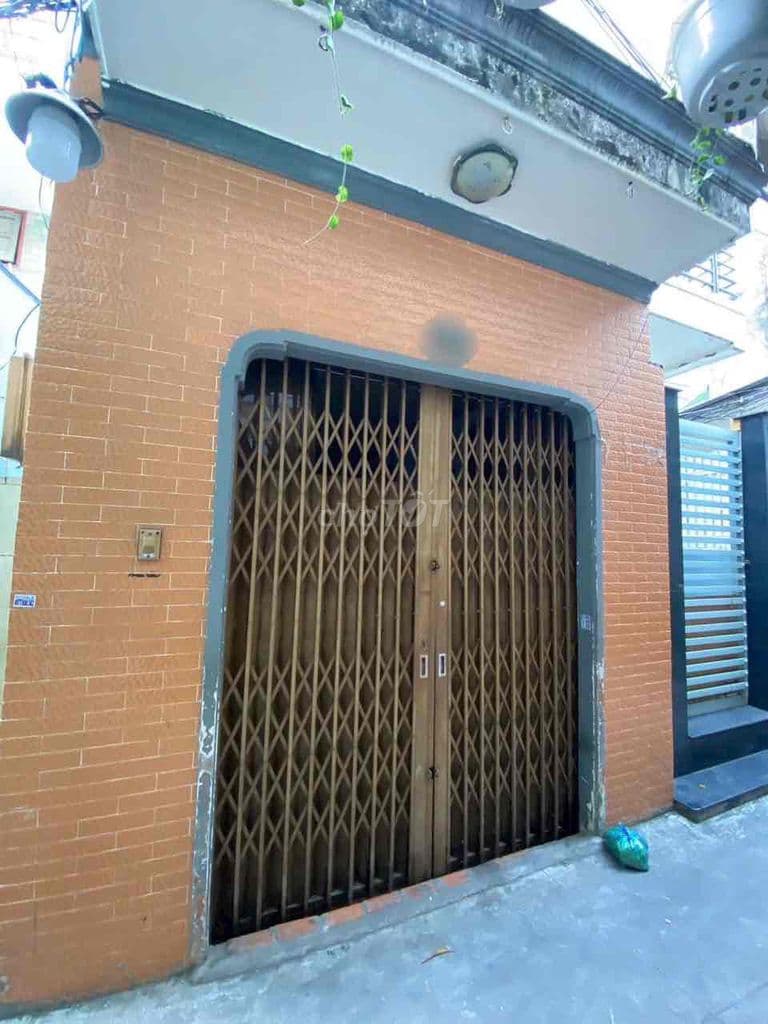BÁN NHÀ CŨ (40m2) TIỆN XÂY MỚI, SÁT MẶT TIỀN HOÀ HƯNG Q10. GIÁ:5.9 TỶ - Ảnh 2