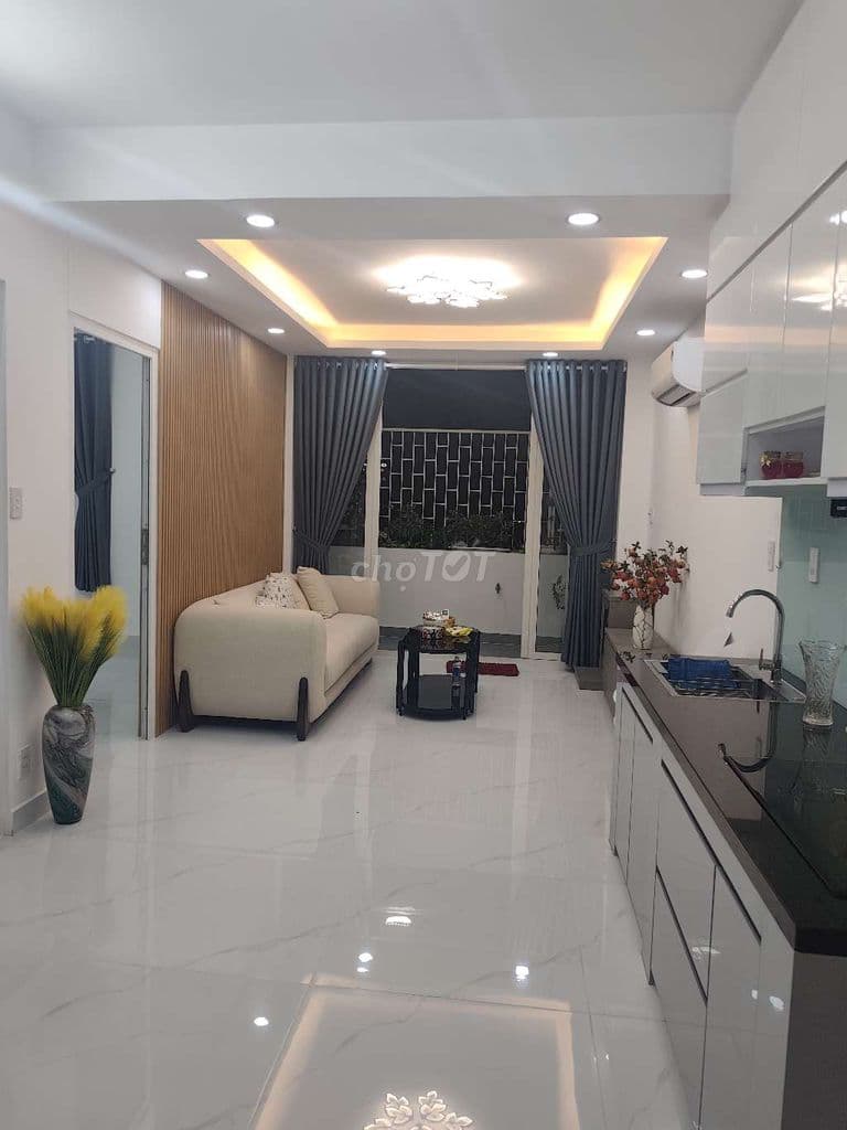 Hiếm căn hộ 70m2 ngay khu ẩm thực Phan Xích Long FULL nội T__thang máy