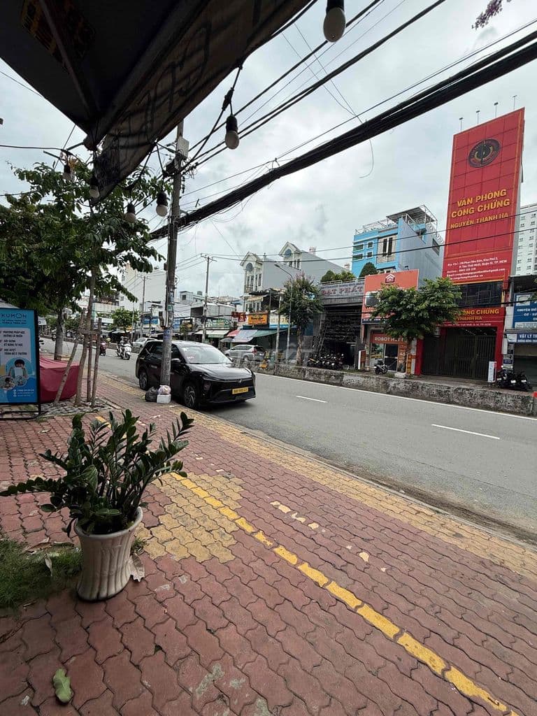 Bán nhà mặt tiền Phan Văn Hớn