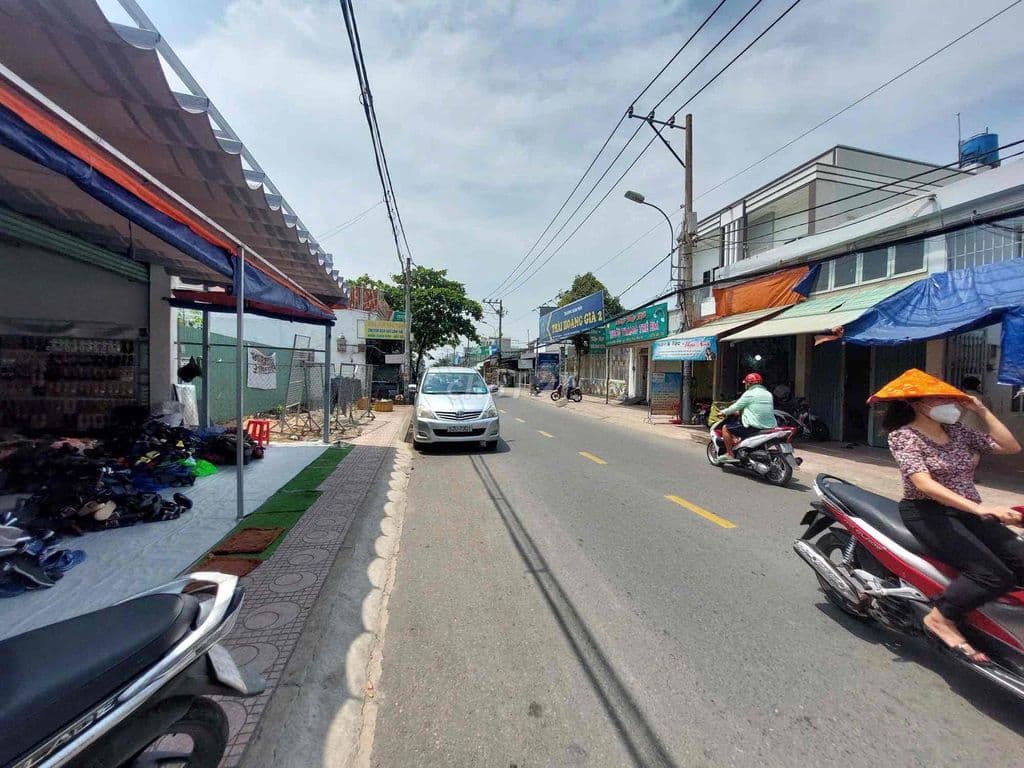 Chính chủ bán đất mặt tiền Lê Văn Lương, full thổ cư - Giá 60tr/m2