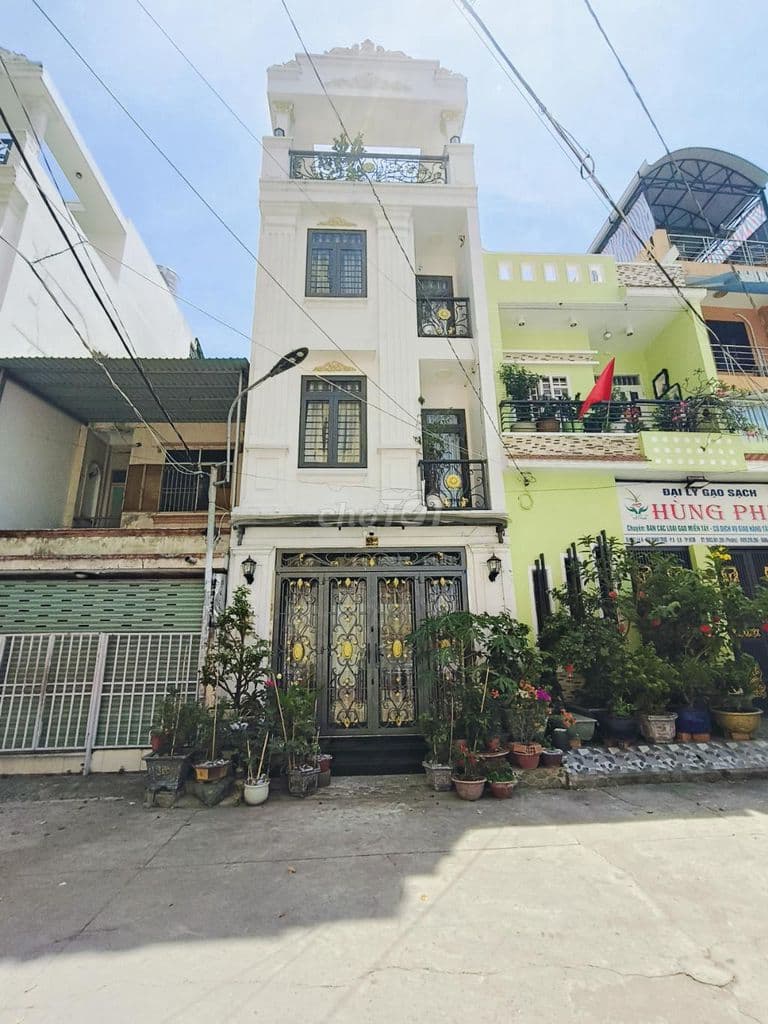 BÁN NHÀ MẶT TIỀN 4 TẦNG, ngang 4m5, đường Bùi Minh Trực, Quận 8