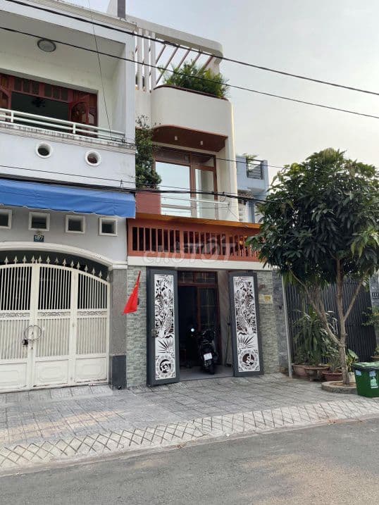 Bán nhà 2 tầng mặt tiền Phước Bình, 4x25m nở hậu, TT Quận 9