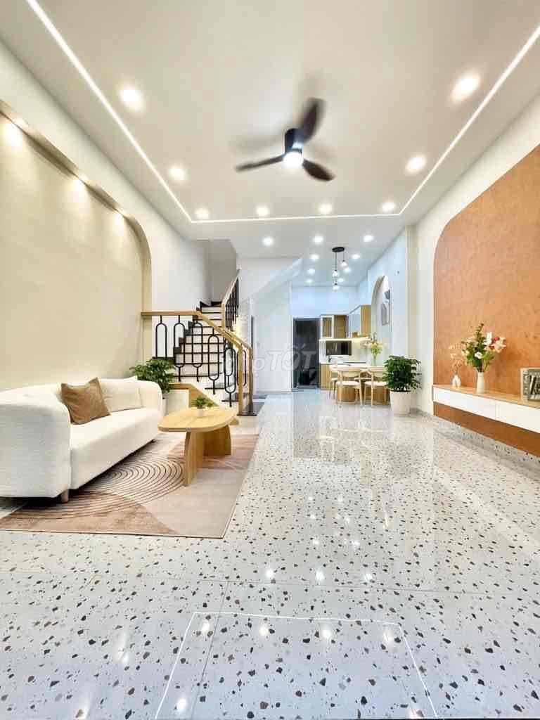 Bùi Đình Tuý. P12.Bình Thạnh -Ngay Uỷ Ban P12 -Gần Chợ Bà Chiểu,