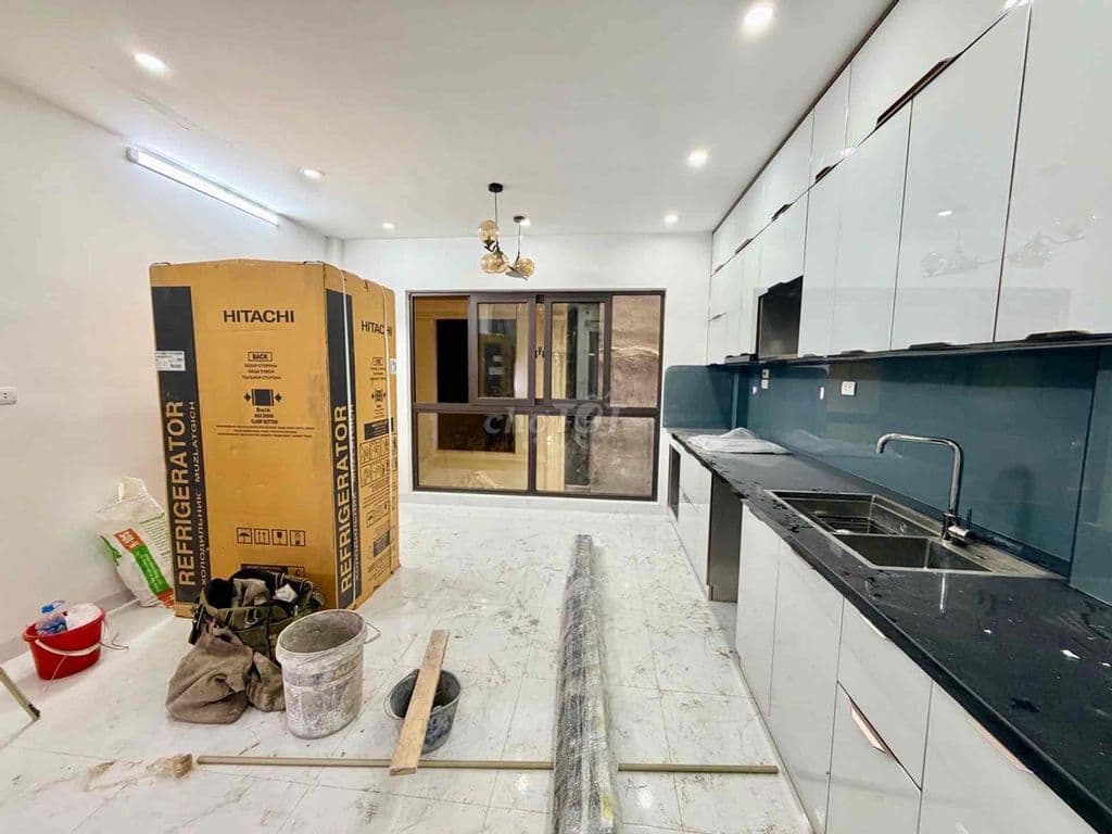 KHI NHÀ LÀ NƠI TẬN HƯỞNG –6 TÂNG THANG MÁY-SÂN VƯỜN TIỂU CẢNH-GẦN Ô TO