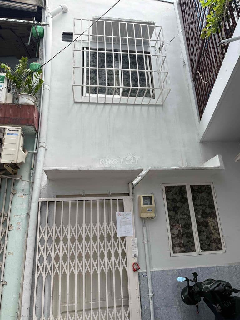 Nhà Huỳnh Văn Bánh – ngang 5.5m – sát MT – 2 tầng – ở/kinh doanh