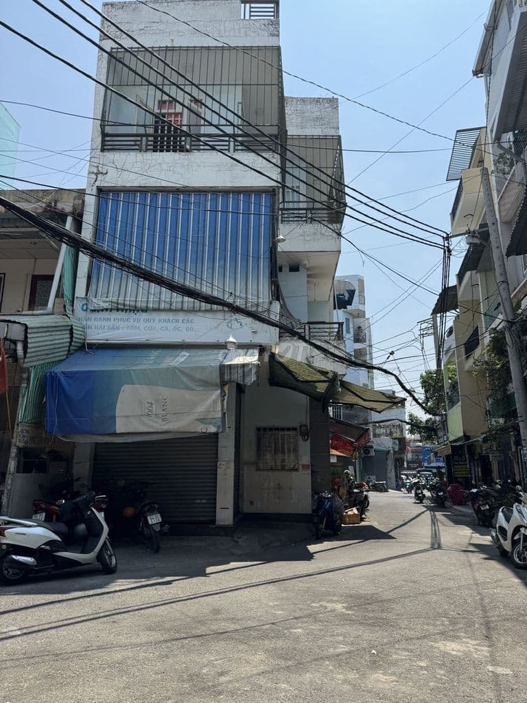 CĂN GÓC MTKD HẺM 6M, TRỆT 3 LẦU, KHÔNG LỘ GIỚI LẠC LONG QUÂN P10