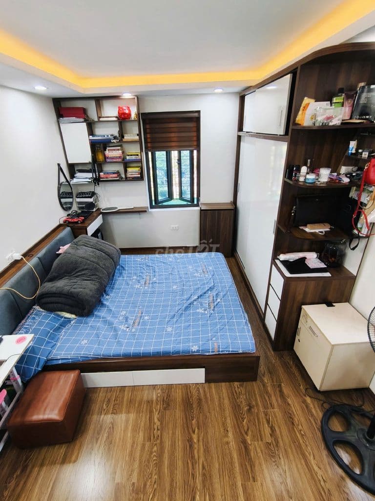 Gia đình mình cần bán căn hộ tập thể đồng xa, 80m2, 3 ngủ, lô góc - Ảnh 3