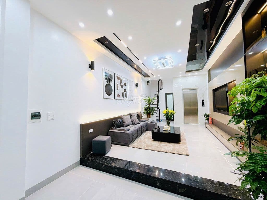 BÁN GẤP NHÀ PHỐ HOÀNG NGÂN 45M2 x 7 TẦNG THANG MÁY, NGÕ TO, GẦN PHỐ