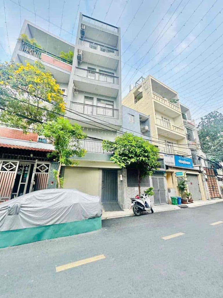 Bán MT Nguyễn Trường Tộ 4.2m - 10m đúc 4 tấm nhà mới