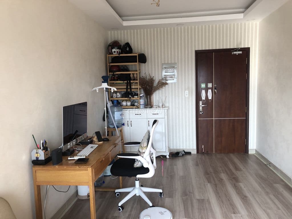 Bán gấp căn hộ Lotus Garden, 86m2(3PN), lầu cao view đẹp thoáng mát.