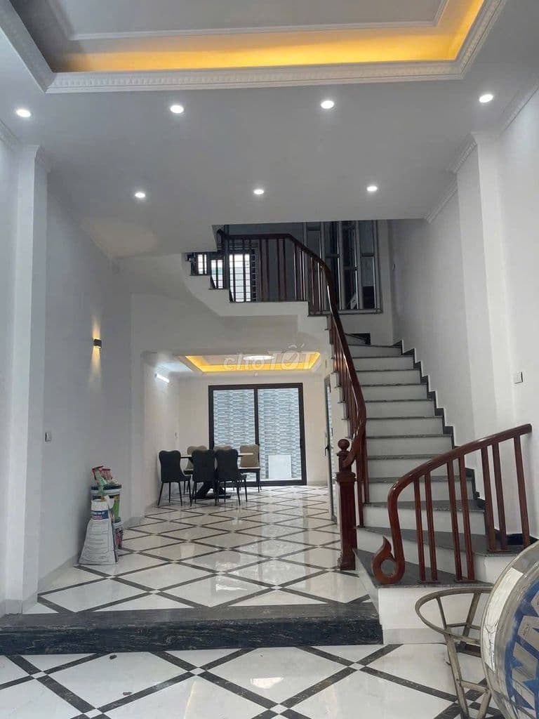 bán nhà 62m² Thanh Trì ô tô sát nhà