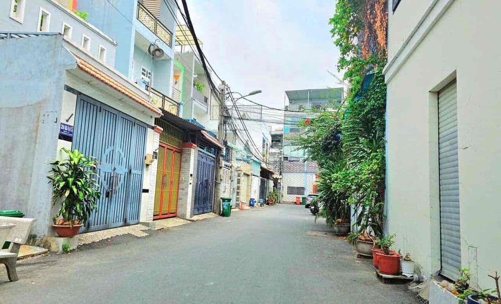 BÁN ĐẤT HẺM XE HƠI ĐƯỜNG 102 LÃ XUÂN OAI