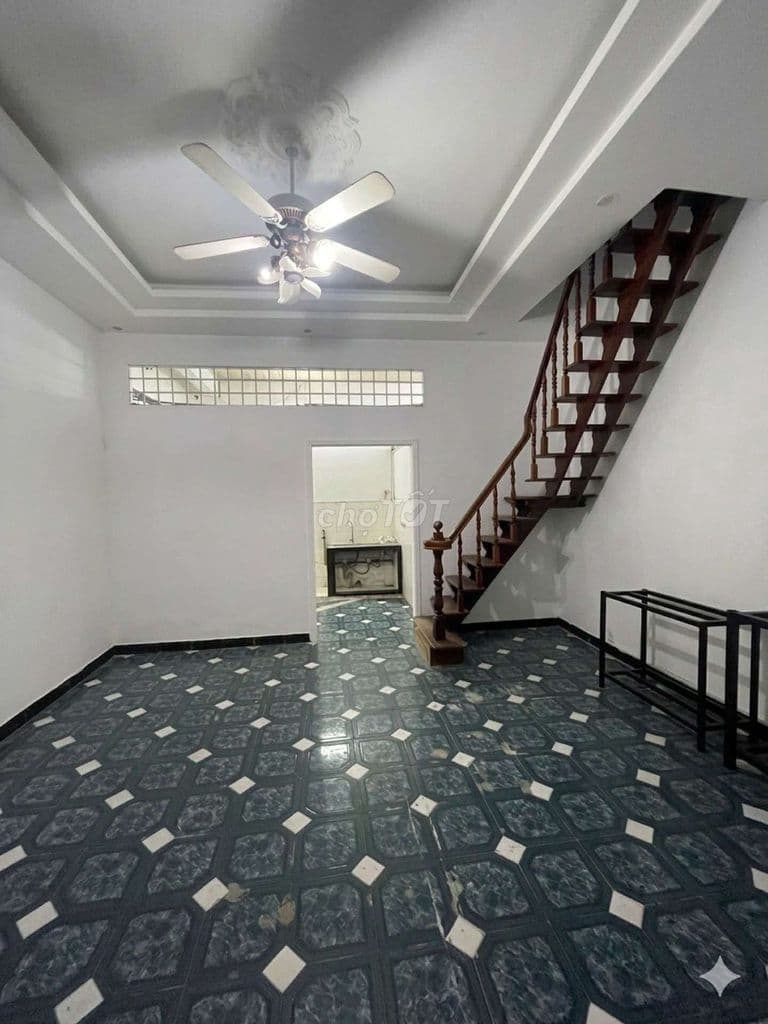 Nhà bán Tân Bình , 65m2 ( 4.9m*13m) chỉ 5.x tỷ , 4 Phòng ngủ , Hẻm 4m - Ảnh 3
